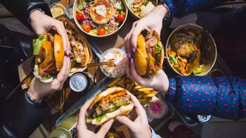 Zing Burger – reducere de 15% pentru studenți